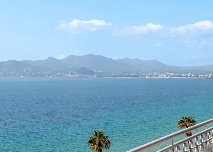 Suquet Sea View & Access Apartman