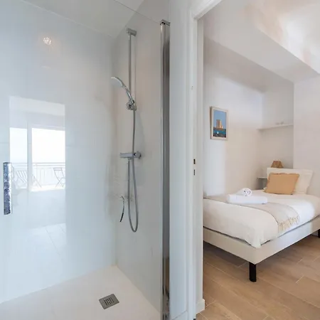 Suquet Sea View & Access Apartment