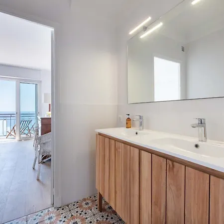 Suquet Sea View & Access Apartment