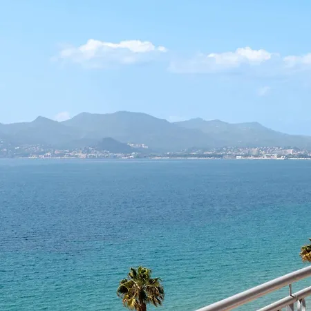 Suquet Sea View & Access Apartment