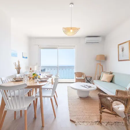 Suquet Sea View & Access Apartment
